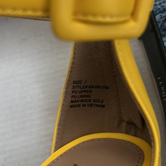 New York & Company Wedges - Picture 6 of 9